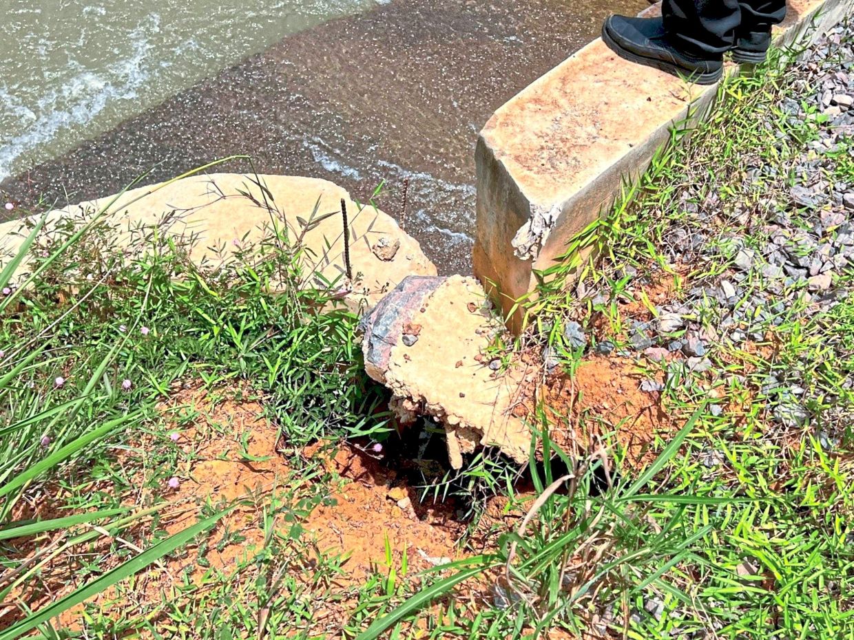 Tan says the culvert developed cracks in March last year, eventually leading to the bridge collapsing. 