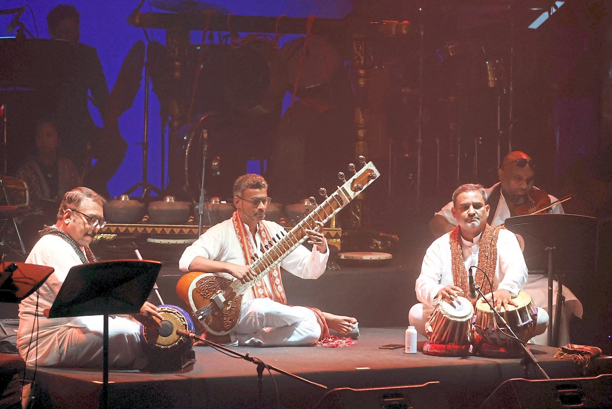 The Ekam Ensemble lending Indian classical music to the night’s ceremonies. 