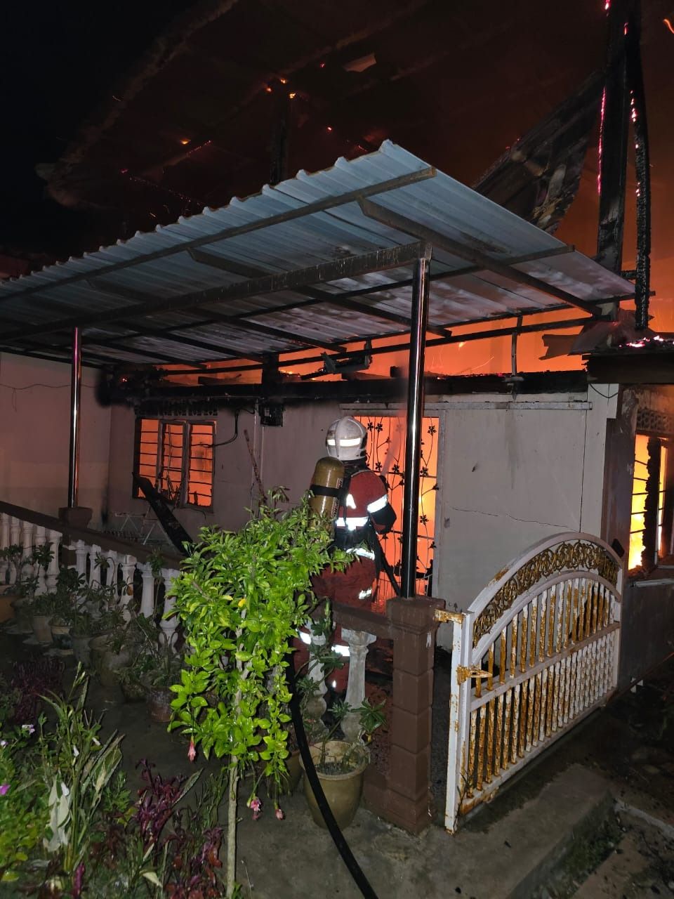 A disabled woman was found dead, while her mother sustained injuries, in a house fire in Bagan Tiang, Parit Buntar.