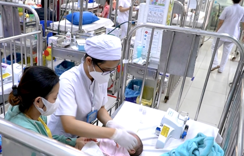 Health authorities in Ho Chi Minh City have reported a sharp rise in hand, foot and mouth disease (HFMD) and dengue fever cases since the start of the year.