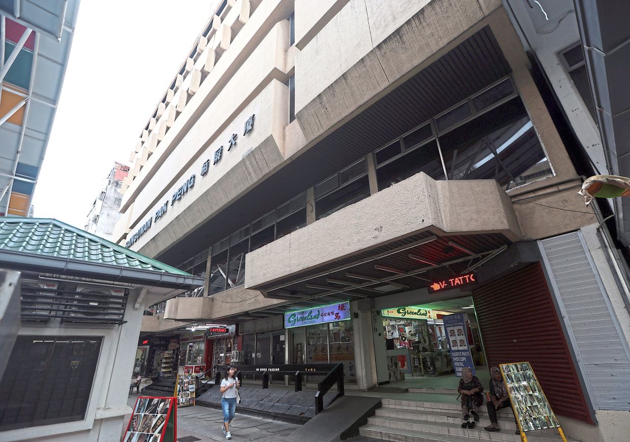 Bangunan Pak Peng, part of Petaling Street’s older commercial fabric, has long been a retail fixture in Kuala Lumpur’s Chinatown. Photo: The Star/Chan Tak Kong 