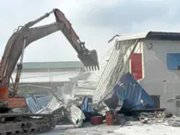 Selangor demolishes long-standing illegal factories in Pulau Indah