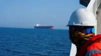 Vietnam state oil company urges US Navy to allow tanker through blockade, document shows