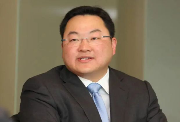 Legal experts expressed concern that a US pardon could complicate extradition and asset recovery efforts.