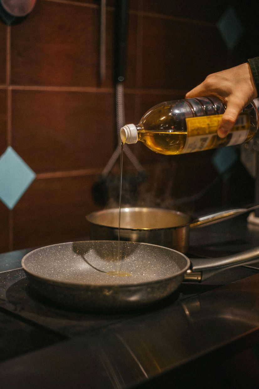 When many commercial vegetable oils are heated, they go through oxidative degradation. Photo: MAX AVANS/Pexels