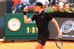 Tennis-Unstoppable Sinner surges into Rome semis with record 32nd straight Masters 1000 win