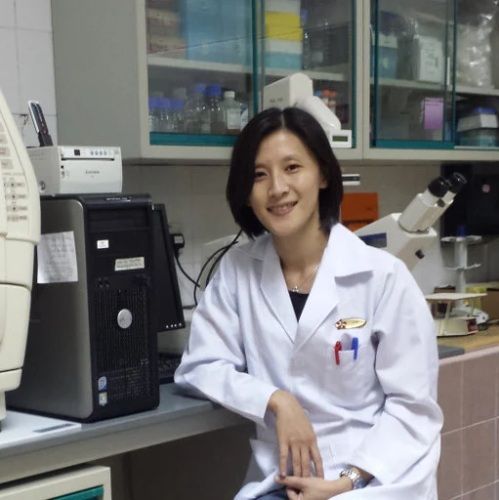 Prof Dr Teoh heads UTAR’s award-winning Centre for Cancer Research, where she mentors students in the transformative fields of stem cell therapy and organoid-based models.