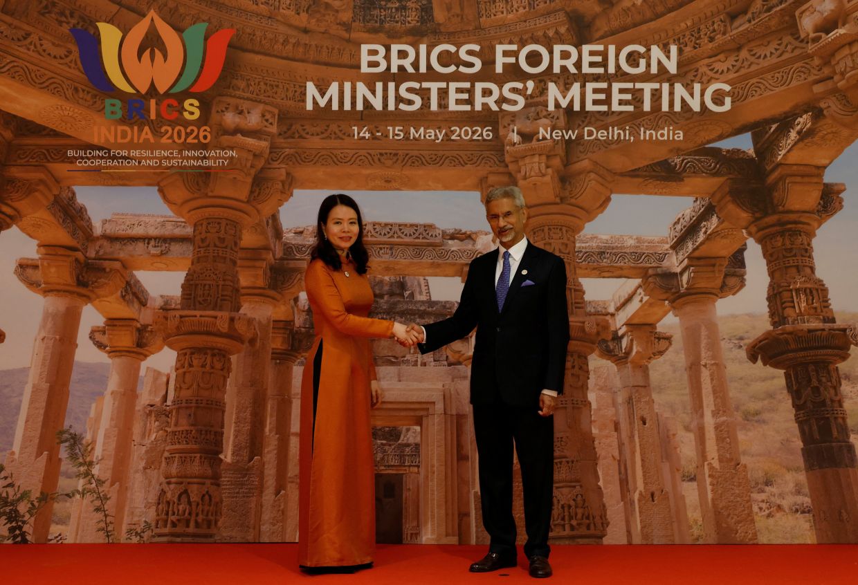 India's Foreign Minister Subrahmanyam Jaishankar welcomes Deputy Minister of Foreign Affairs of Vietnam Nguyen Minh Hang during the BRICS foreign ministers' meeting at Bharat Mandapam in New Delhi, India. -- Photo: REUTERS/Adnan Abidi