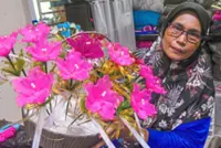 Flowers from stockings a budding business for Kelantan mum