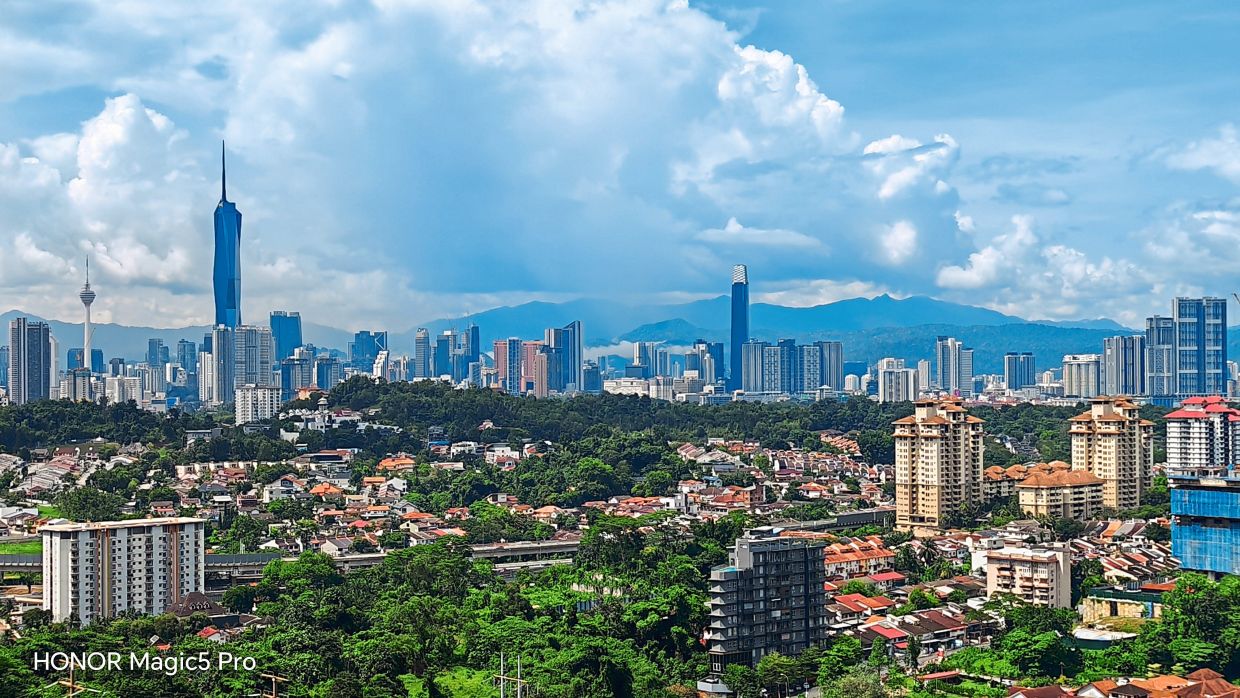 Prime office rents in Kuala Lumpur climbed 1.3% quarter-on-quarter in 1Q26 as demand for high-quality, transit-oriented workspaces gained momentum.