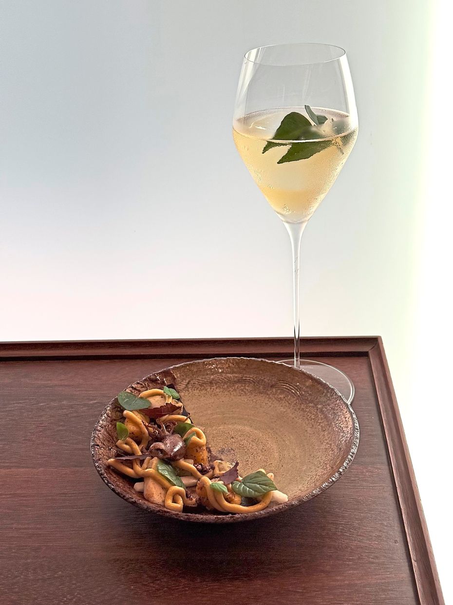 The 'Rojak' dish was paired with the lovely 'Pineapple' cocktail.