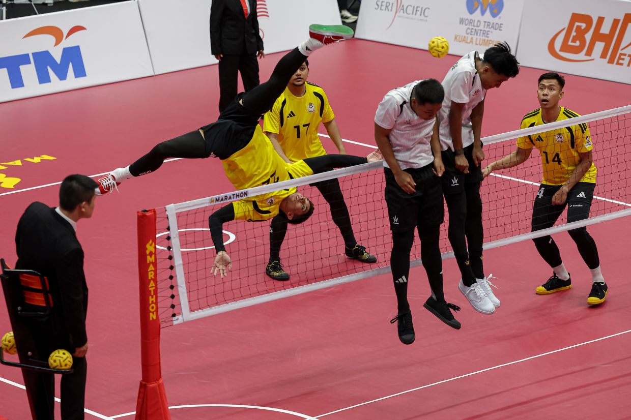 Roaring start as takraw team beat Singapore in opening World Cup match