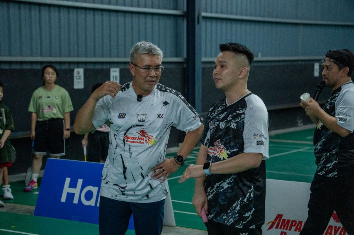 BAM president Tengku Datuk Seri Zafrul Abdul Aziz and Ampang Jaya BC owner Ho Khek Mong