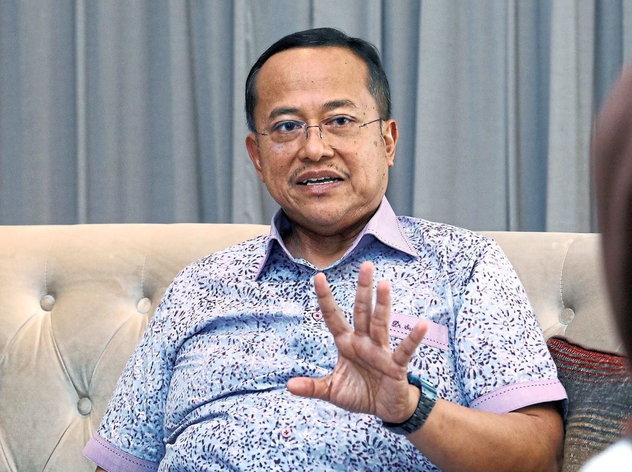 Perikatan Nasional chairman Datuk Seri Dr Ahmad Samsuri Mokhtar is now the new Opposition Leader, the coalition’s supreme council decided yesterday.