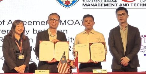 Inked: Prof Lee and Ding (second and third from left, respectively) at the MoA signing ceremony. With them are TAR UMT vice president Prof Dr Loke Chui Fung (left) and Runjian AI Business Group vice president Jake Yin (right).