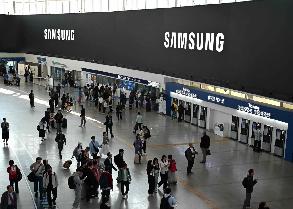 South Korea prime minister to seek all options to avoid Samsung strike,  Yonhap says | The Star
