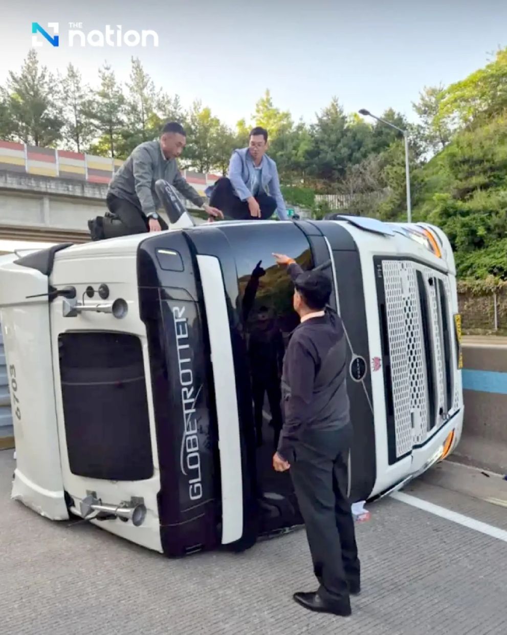 Thai colonel praised after roadside rescue in South Korea