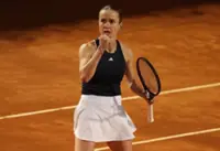 Tennis-Svitolina fights off Gauff to win third Italian Open title