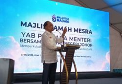What is there to fight over? Anwar says wants to have proper discussion with Zahid