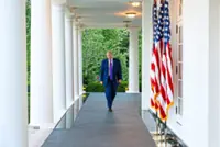 Trump returns from China, Hormuz talks stall