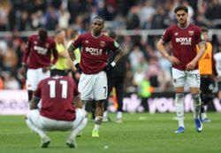 Soccer-Relegation looming for sloppy West Ham after 3-1 defeat by Newcastle