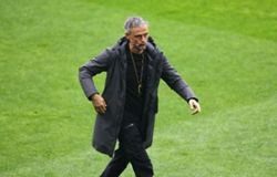Soccer-PSG boss Luis Enrique blasts flat display in last match before Champions League final