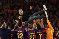 Soccer-Barcelona reward Flick with contract extension after LaLiga triumph