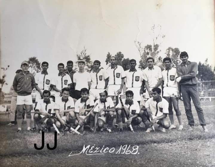 Old is gold: Michael (right, second row) with the 1968 Mexico City Olympic Malaysian hockey team.