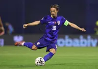 Soccer-Modric included in Croatia's preliminary World Cup squad after cheekbone surgery