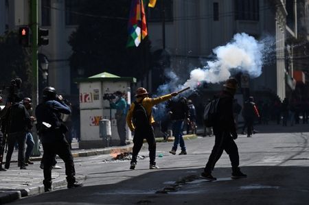 Banks close branches in tense Bolivia, diplomats call for calm