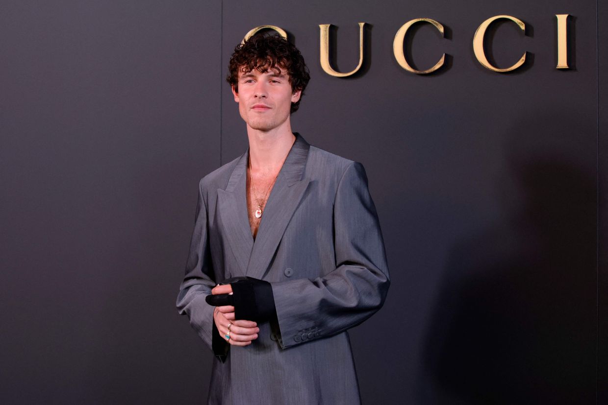 Shawn Mendes attends the Gucci Cruise 2027 collection fashion show. Photo: AFP