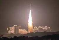 Probe begins solar winds mission