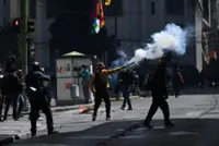 Banks close branches in tense Bolivia, diplomats call for calm