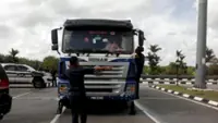 JPJ uncovers ‘tonto’ sticker scheme used by lorry operators to dodge enforcement