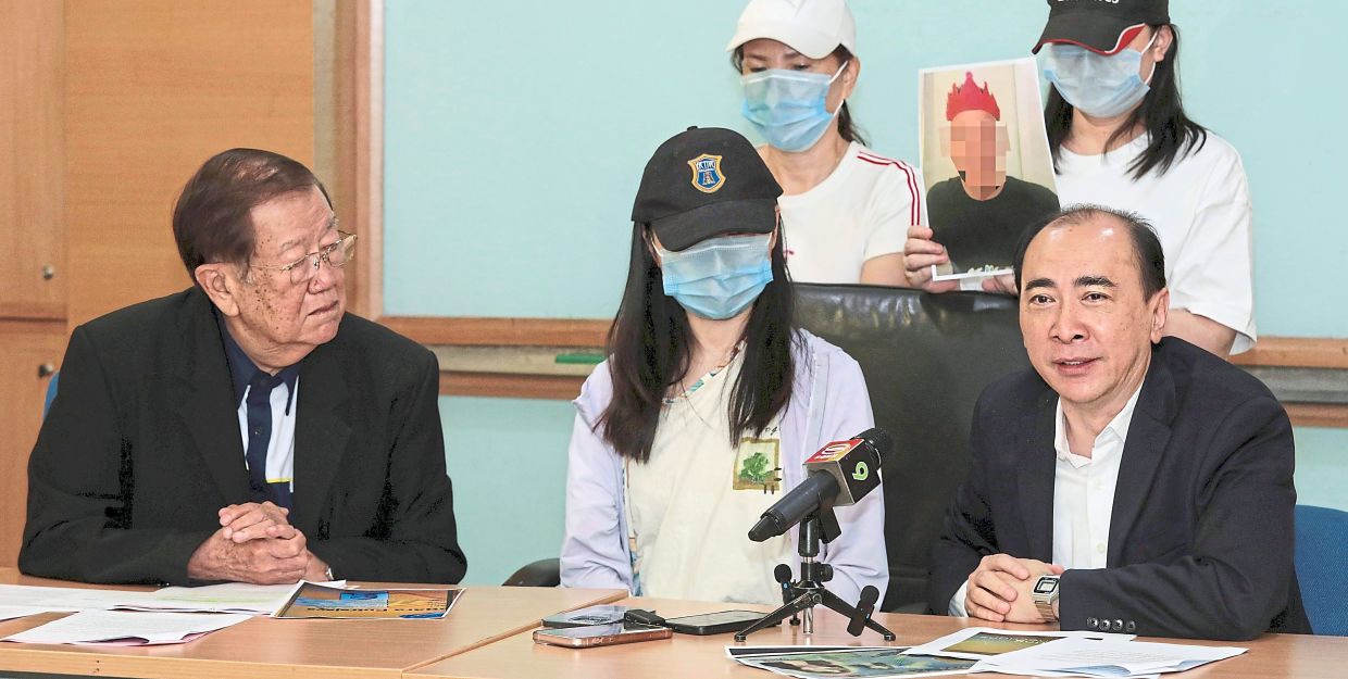 A retiree lost RM14,000 after falling victim to scammers on TikTok who promi­sed to secure Malaysian permanent resident status for his Chinese wife.