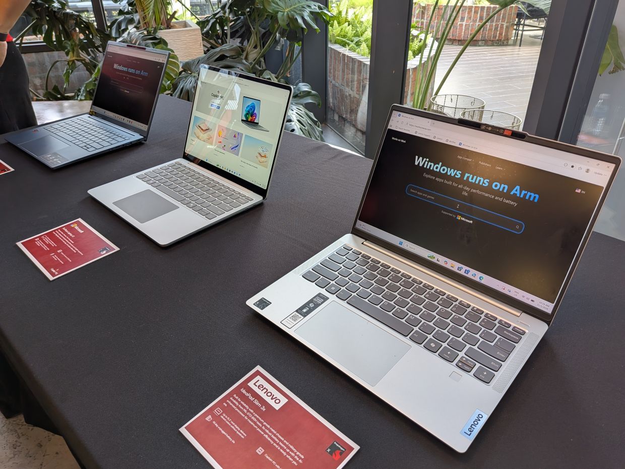 Rather than having users plug in for full performance, the goal is for laptops to deliver the same level of performance regardless of charging status.
