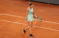 Tennis-Sabalenka's French Open hopes clouded by injury and claycourt struggles