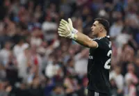 Soccer-Martinez shrugs off broken finger to help Villa win Europa League