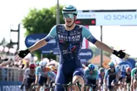 Cycling-Segaert steals a march to win Giro stage 12, Eulalio extends lead
