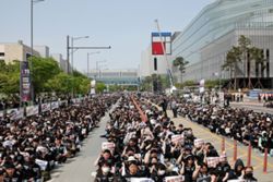 Samsung Electronics' shares jump after tentative wage deal suspends strike