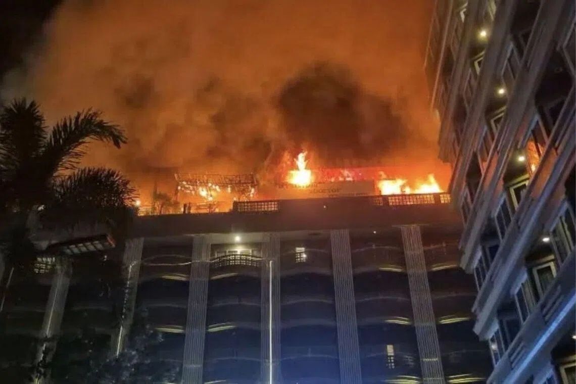 All 178 rooms at the hotel were reportedly occupied at the time, mostly by foreign tourists.