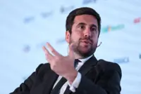 Soccer-Renewables magnate Riquelme launches Real Madrid presidency bid -  source