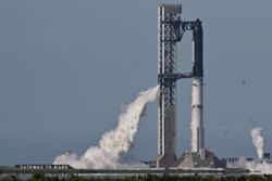 SpaceX scrubs launch of upgraded Starship from Texas, to retry Friday