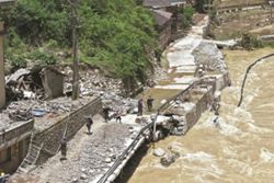 Rescue and relief efforts intensify as rain risks rise across southern China