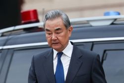 China's top diplomat to boost 'new partnership' with Canada visit