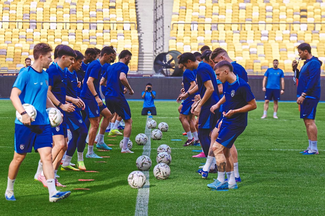 JDT's faces a selection headache over his starting line-up for the Malaysia Cup final against Kuching City tonight.