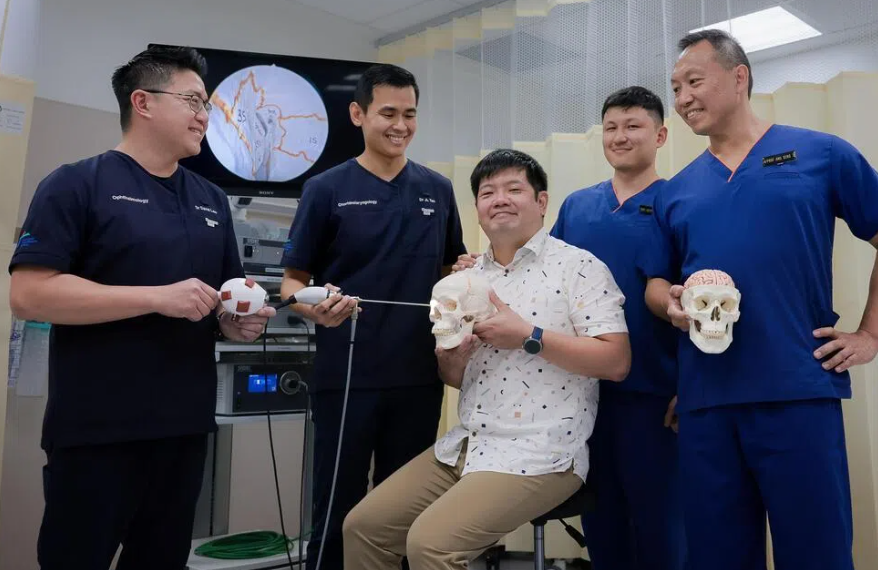 Since Teong’s tumour was right behind the eye socket, “rather than going in from the top, we can go in from the front”.