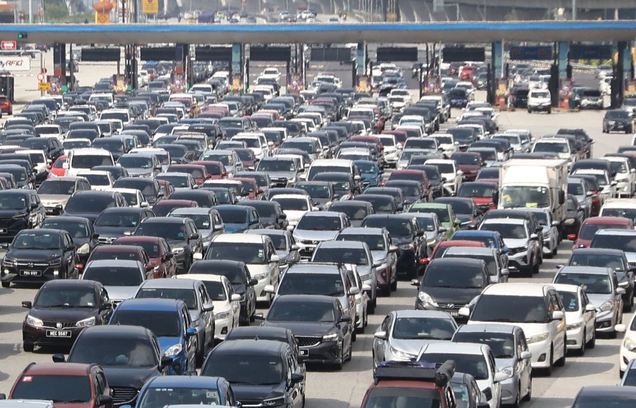 Raya exodus commences; traffic building up on several major expressways