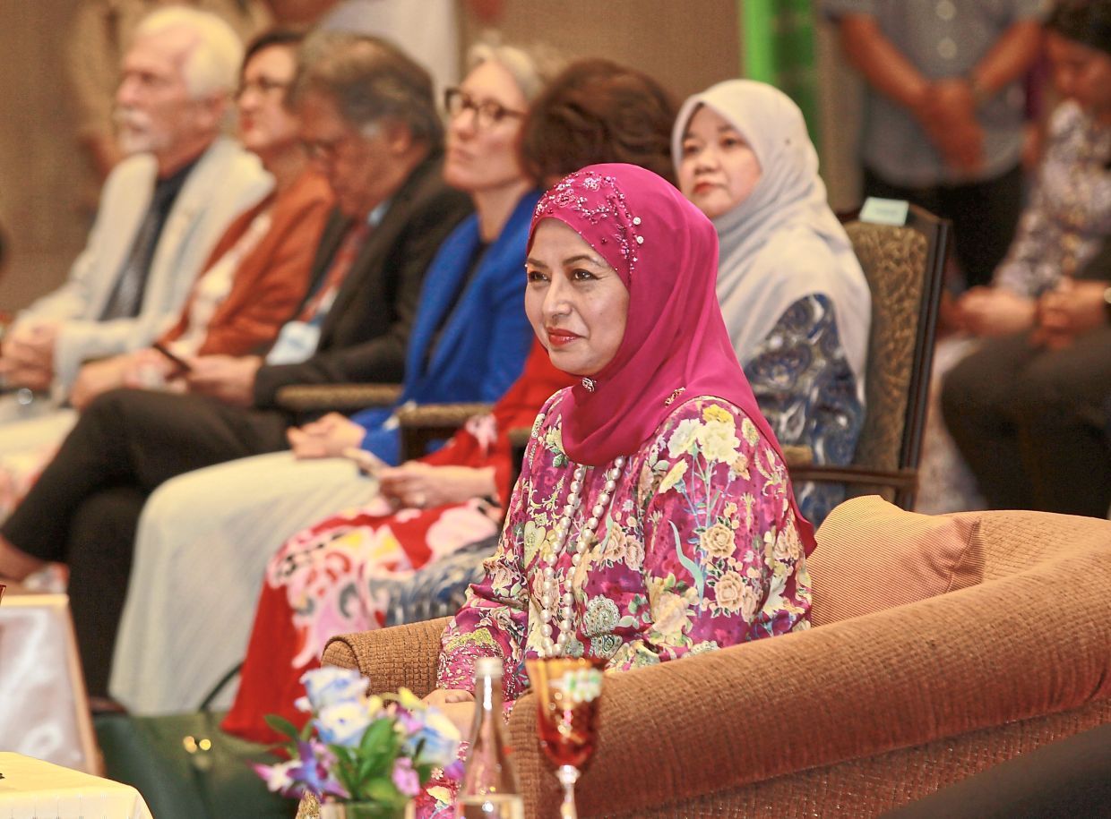 Her Majesty Raja Zarith Sofiah, Queen of Malaysia, has arrived in Istanbul, Turkiye, in conjunction with a three-day special visit.