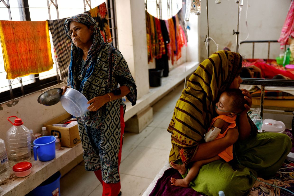 The government reported the deaths of 13 more children in the 24 hours ending Saturday morning, raising the death toll to 512 since the outbreak began.